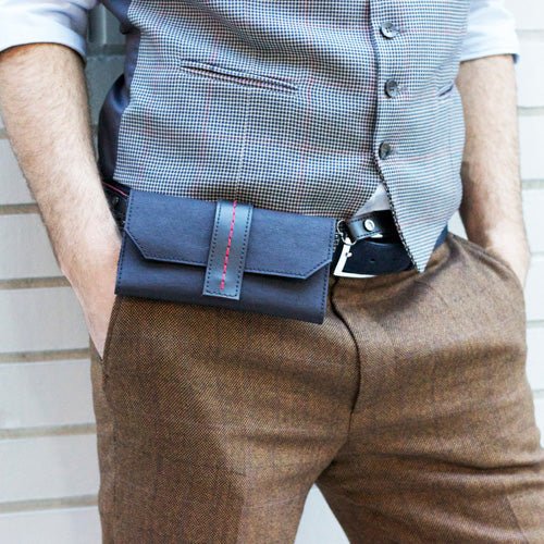 Man wears  lnestudio - Pippa Wallet on belt 